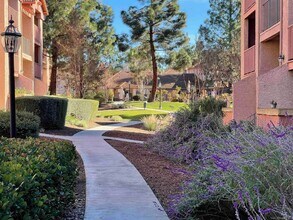 12023 Alta Carmel Ct in San Diego, CA - Building Photo - Building Photo