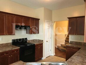 7142 Queens Crown Ct in Memphis, TN - Building Photo - Building Photo