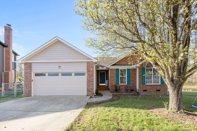 3100 Fairington Dr in Indian Trail, NC - Foto de edificio - Building Photo