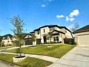 1215 Tallow Park Ln in Pinehurst, TX - Building Photo - Building Photo