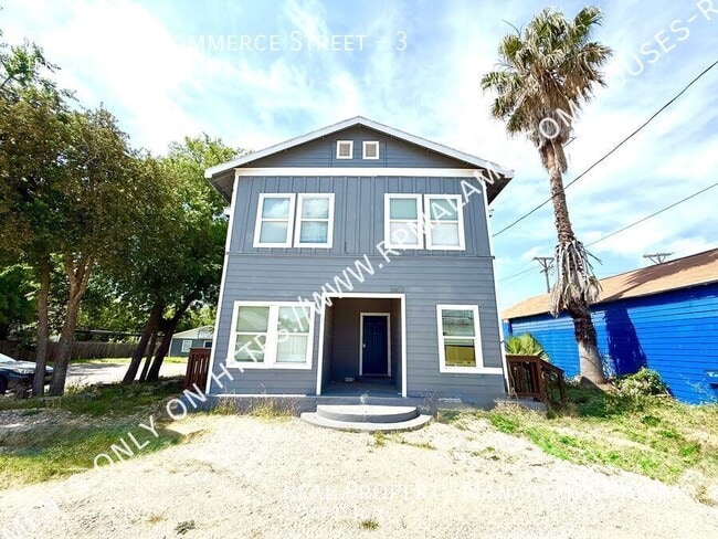2422 W Commerce St in San Antonio, TX - Building Photo - Building Photo
