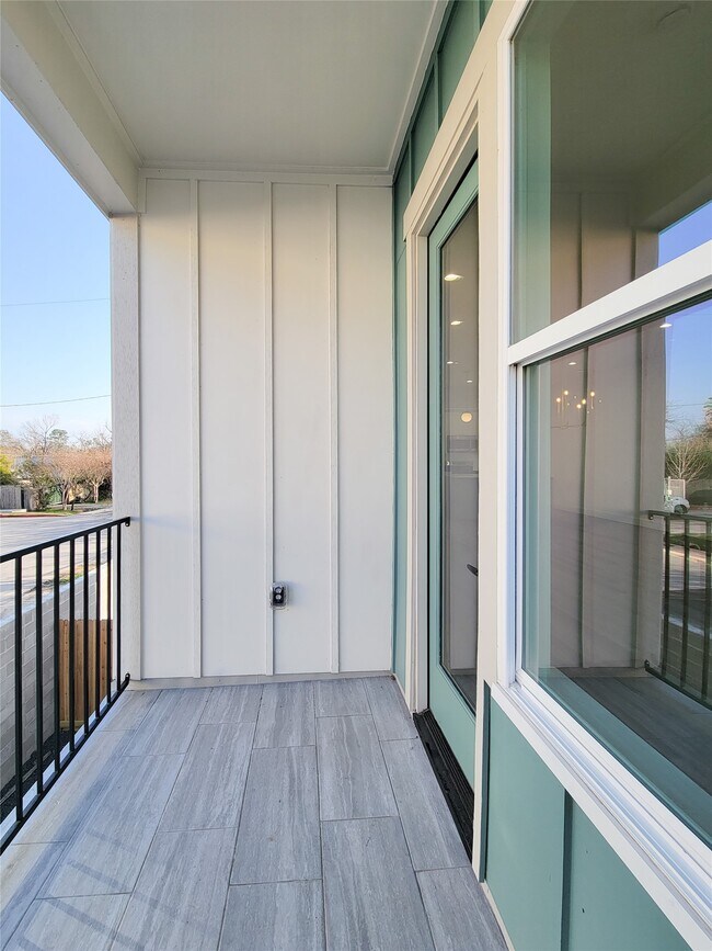 7703 Earl Rudder Wy in Houston, TX - Building Photo - Building Photo