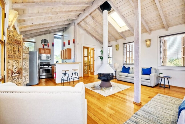 1445 Neptune Ave in Encinitas, CA - Building Photo - Building Photo