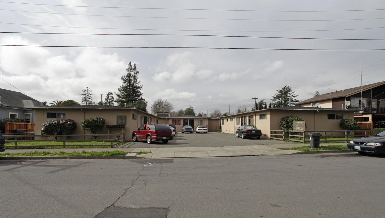 Adrian Court in Napa, CA - Building Photo