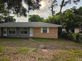 7816 Sabra Dr in Pensacola, FL - Building Photo