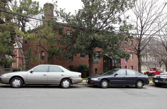 Arlington Courthouse Apartments in Arlington, VA - Building Photo - Building Photo