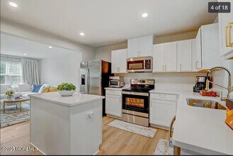 1001 Cyprus Ct in Forked River, NJ - Building Photo - Building Photo