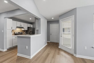 The Pointe @ Apex Apartments in Apex, NC - Foto de edificio - Building Photo