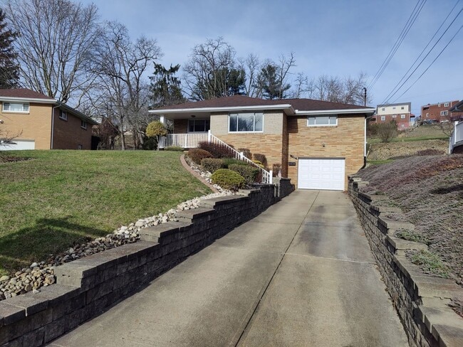 1193 Clover Cir Ct in Pittsburgh, PA - Building Photo - Building Photo