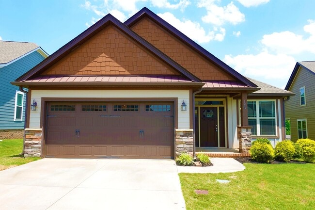 153 Bur Oak Dr in Taylors, SC - Building Photo - Building Photo