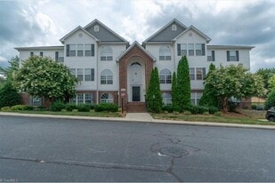 4320 Cedarcroft Ct, Unit 1A in Greensboro, NC - Building Photo