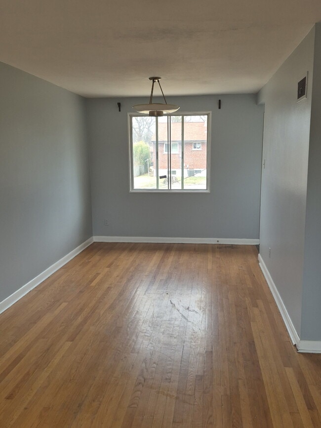 9352 Bellefontaine Rd in St. Louis, MO - Building Photo - Building Photo