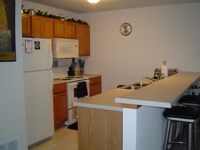 7186 Colosseum Dr, Unit 125 in Rockford, IL - Foto de edificio - Building Photo