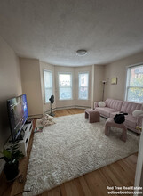7 Bickford Ave in Boston, MA - Foto de edificio - Building Photo
