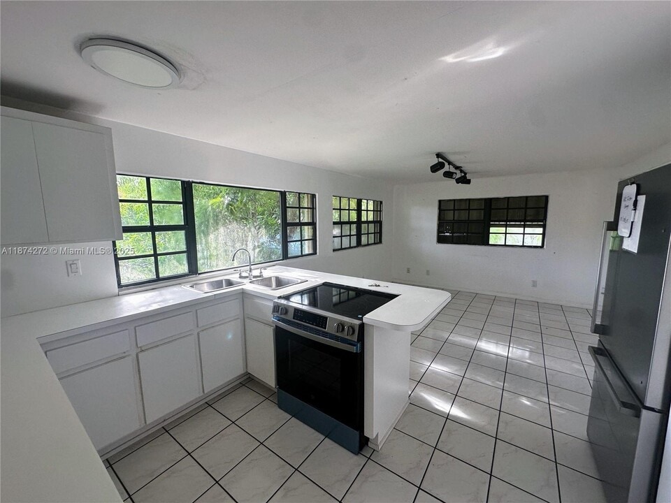1321 SW 14th Ave in Miami, FL - Building Photo