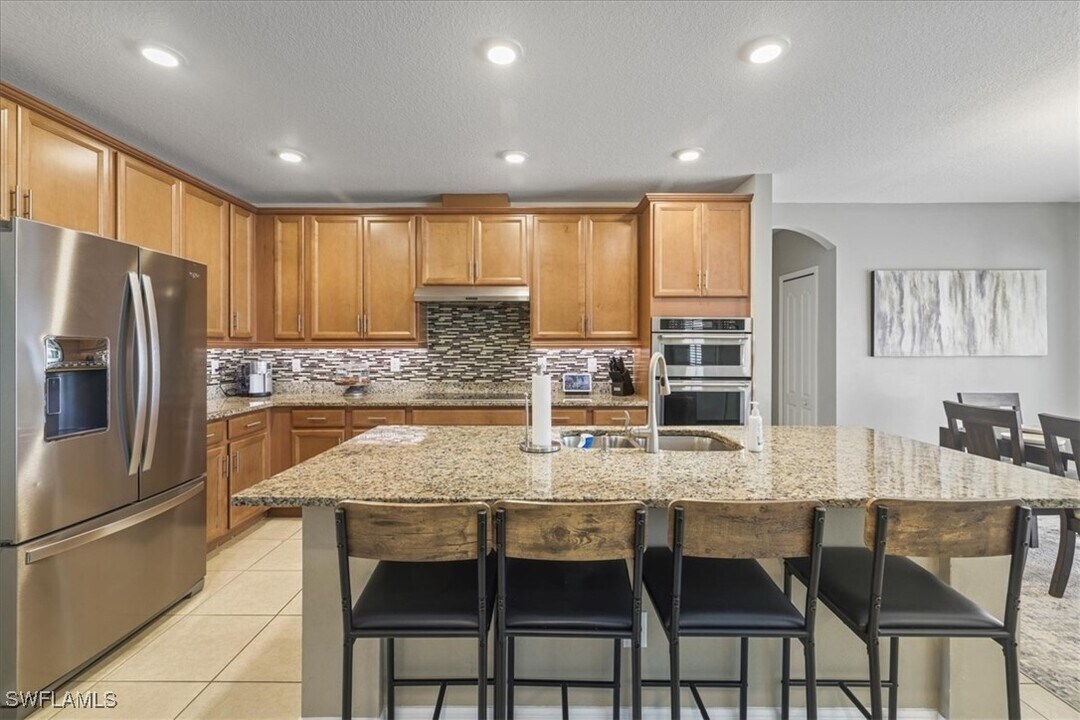 529 SW 26th Terrace in Cape Coral, FL - Building Photo