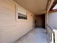 12001 Arrowwood Dr in Austin, TX - Building Photo - Building Photo