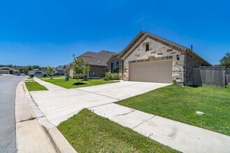 124 Shagbark Trl in Bastrop, TX - Building Photo - Building Photo