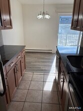 12 Tuttle St in Stamford, CT - Building Photo - Building Photo