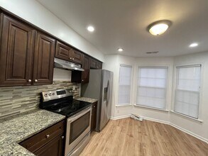 4708 Woods Edge Rd in Virginia Beach, VA - Building Photo - Building Photo