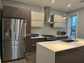 100 Oak St, Unit 3 in Weehawken, NJ - Building Photo - Building Photo