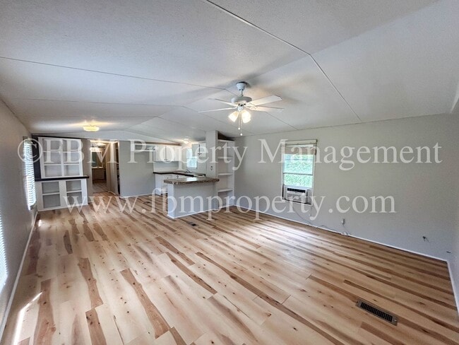 332 Stacks Rd in Ennis, TX - Building Photo - Building Photo