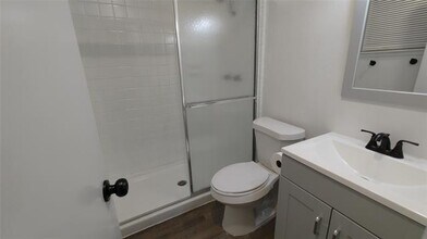 113 Harper Ct in Grand Prairie, TX - Foto de edificio - Building Photo