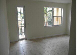 2906 Shoma Dr in Royal Palm Beach, FL - Building Photo - Building Photo