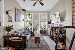 2424 Poplar St in Philadelphia, PA - Building Photo