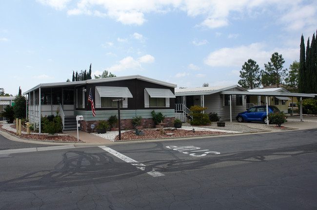 6480 Katherine Rd in Simi Valley, CA - Foto de edificio - Building Photo