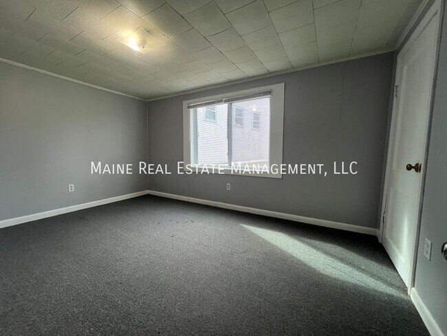1 Collins St in Waterville, ME - Building Photo - Building Photo