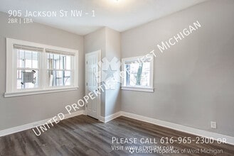 905 Jackson St NW in Grand Rapids, MI - Building Photo - Building Photo