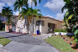 550 NE 16th St in Boca Raton, FL - Building Photo - Building Photo