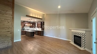 13652 Garden Meadow Dr in Oregon City, OR - Building Photo - Building Photo