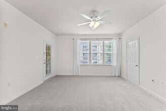 42470 Pennyroyal Sq in Brambleton, VA - Building Photo - Building Photo