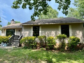 2705 Lawland Dr in Richmond, VA - Building Photo