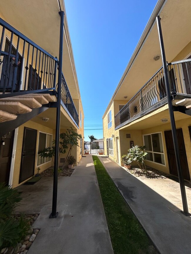 243 Ebony Ave in Imperial Beach, CA - Building Photo - Building Photo