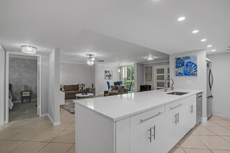 955 Egret Cir in Delray Beach, FL - Building Photo - Building Photo