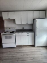 285 Main St, Unit 2 in Spencer, MA - Building Photo - Building Photo