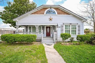 416 N Houston Ave in Humble, TX - Building Photo