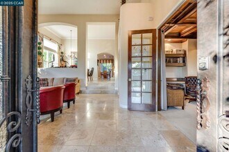 1105 Peacock Creek Dr in Clayton, CA - Building Photo - Building Photo