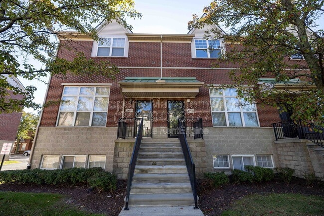 property at 264 E Palmer St