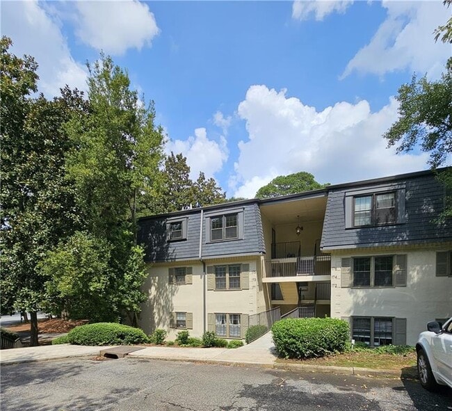 property at 173 Amherst Pl NW