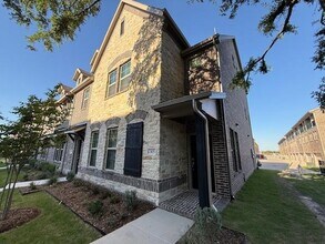 305 Blackthorne Dr in Plano, TX - Building Photo - Building Photo