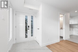 1975 Banff Ave in Ottawa, ON - Building Photo - Building Photo