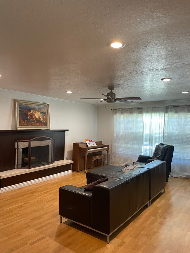 600 E 3400 N in Provo, UT - Foto de edificio - Building Photo