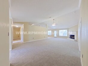 9512 Pouder Ln in Navarre, FL - Building Photo - Building Photo