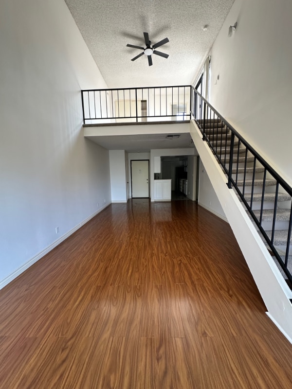 121 S Swall Dr in Los Angeles, CA - Building Photo - Building Photo