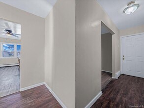 1315 Dekoven St in Rockville Centre, NY - Building Photo - Building Photo