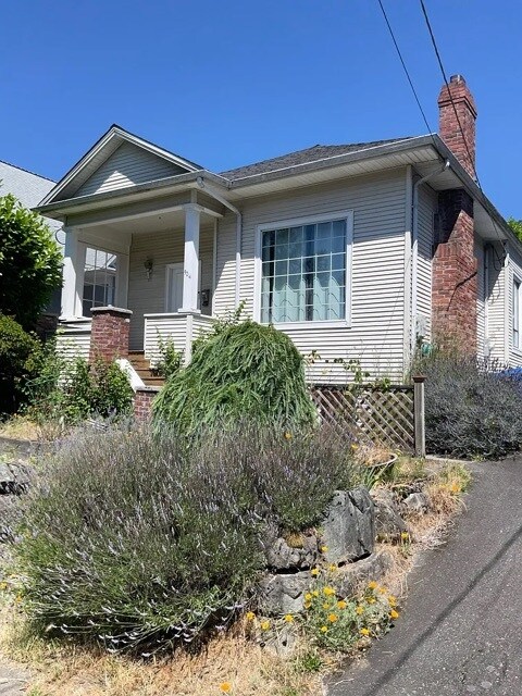 5214 Woodlawn Ave N, Unit #B in Seattle, WA - Building Photo